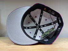 Cargar imagen en el visor de la galería, 59Fifty BAPE x MLB New Era White Sox Purple
