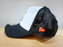 Cargar imagen en el visor de la galería, Pato Lucas X Superman WB 100th Year Looney Tunes X Superhero 9FORTY
