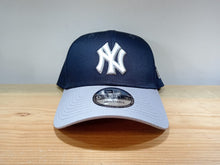 Cargar imagen en el visor de la galería, 9Forty New York Yankees Navy
