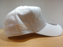 Cargar imagen en el visor de la galería, 9 Forty NEW ERA 10 AÑOS FRIENDS &amp; FAMILY
