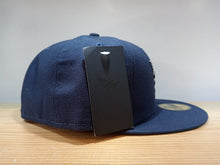 Cargar imagen en el visor de la galería, New Era x Paper Planes Navy 59Fifty
