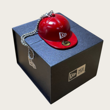 Cargar imagen en el visor de la galería, Colgante metálico rojo 5950
