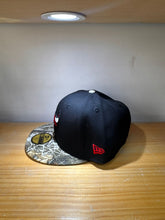 Cargar imagen en el visor de la galería, 59Fifty Chicago Bulls Camo Visor
