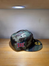 Cargar imagen en el visor de la galería, 59Fifty Supreme x Swarovski Camo
