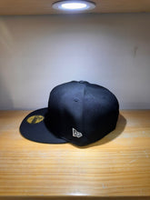 Cargar imagen en el visor de la galería, 59Fifty NBA San Antonio Spurs x Marvel Comics Dr Strange
