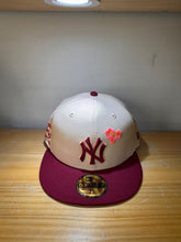 Cargar imagen en el visor de la galería, 59Fifty New York Yankees City Element
