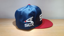 Cargar imagen en el visor de la galería, 59Fifty Chicago White Sox Retro Satín
