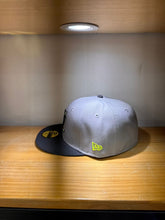 Cargar imagen en el visor de la galería, 59Fifty Anaheim Ducks Custom Air Max
