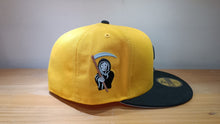 Cargar imagen en el visor de la galería, 59Fifty Supreme Reaper Amarilla
