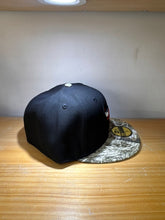 Cargar imagen en el visor de la galería, 59Fifty Chicago Bulls Camo Visor
