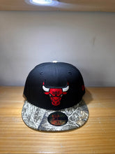 Cargar imagen en el visor de la galería, 59Fifty Chicago Bulls Camo Visor
