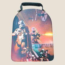 Cargar imagen en el visor de la galería, Cap Carrier Edición Star Wars El Despertar de la Fuerza 6 pack
