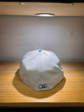 Cargar imagen en el visor de la galería, 59Fifty New York Yankees Color Brush
