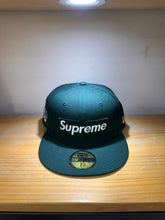 Cargar imagen en el visor de la galería, 59Fifty Supreme Box Logo x MLB Oakland Athletics
