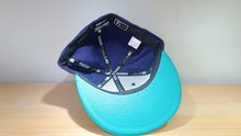 Cargar imagen en el visor de la galería, 59Fifty Black Scale B logo
