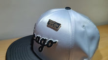 Cargar imagen en el visor de la galería, 59Fifty Chicago White Sox Satín Gris
