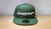 Cargar imagen en el visor de la galería, 59Fifty Supreme x Futura 2000 Verde
