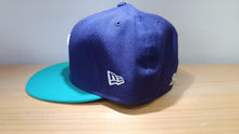 Cargar imagen en el visor de la galería, 59Fifty Black Scale B logo
