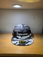 Cargar imagen en el visor de la galería, 59Fifty Supreme Box Logo Camo City Edition
