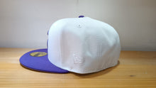 Cargar imagen en el visor de la galería, 59Fifty Supreme Reaper Blanca/Morado
