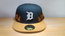 Cargar imagen en el visor de la galería, 59Fifty Detroit Tigers Floral Vine
