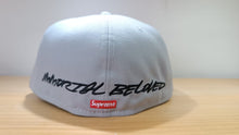 Cargar imagen en el visor de la galería, 59Fifty Supreme x Futura 2000 gris

