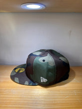 Cargar imagen en el visor de la galería, 59Fifty Supreme x Swarovski Camo
