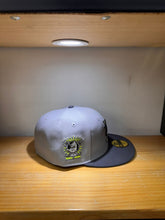 Cargar imagen en el visor de la galería, 59Fifty Anaheim Ducks Custom Air Max
