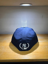 Cargar imagen en el visor de la galería, 59Fifty New York Yankees Script Logo
