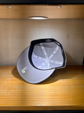 Cargar imagen en el visor de la galería, 59Fifty Anaheim Ducks Custom Air Max
