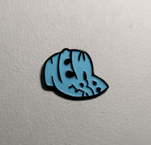 Cargar imagen en el visor de la galería, Pin New Era Logo Retro Cap Black/Blue
