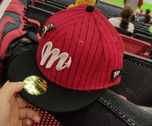 Cargar imagen en el visor de la galería, Pin Contorno NE Negro Rojo
