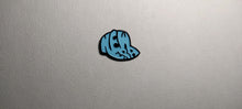 Cargar imagen en el visor de la galería, Pin New Era Logo Retro Cap Black/Blue
